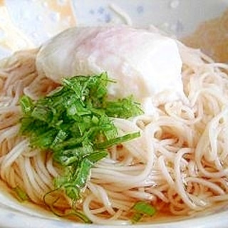 温泉卵とねぎのそうめん